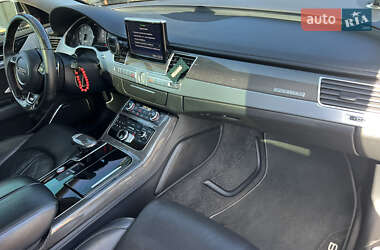 Седан Audi S8 2012 в 