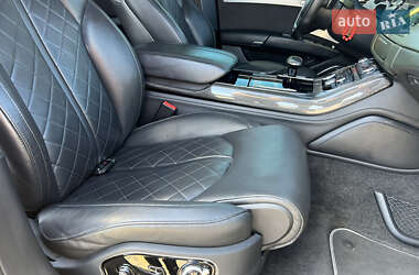 Седан Audi S8 2012 в 