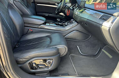 Седан Audi S8 2012 в 