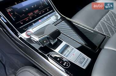 Седан Audi S8 2022 в 