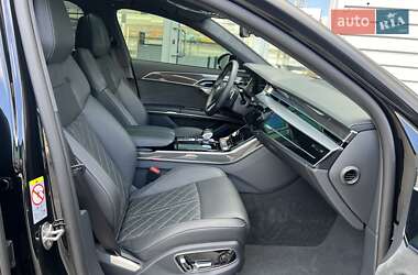 Седан Audi S8 2022 в 