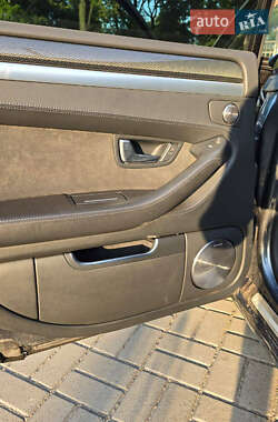 Седан Audi S8 2008 в 
