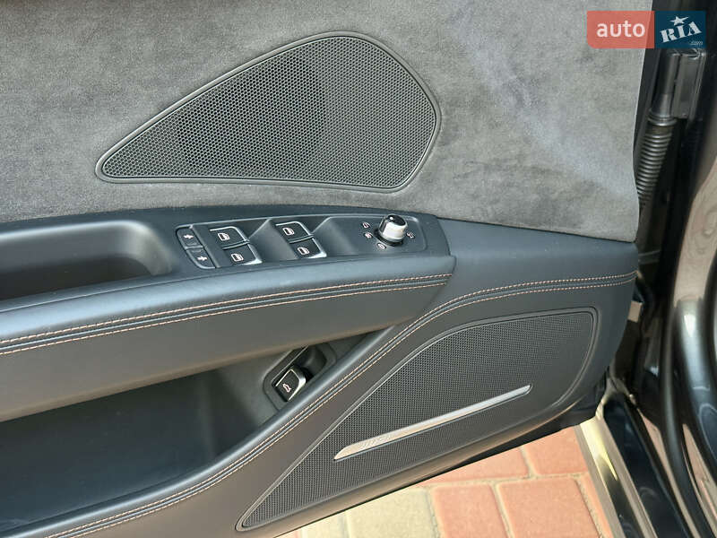 Седан Audi S8 2016 в Одессе