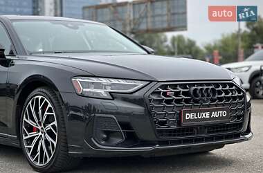 Седан Audi S8 2022 в 