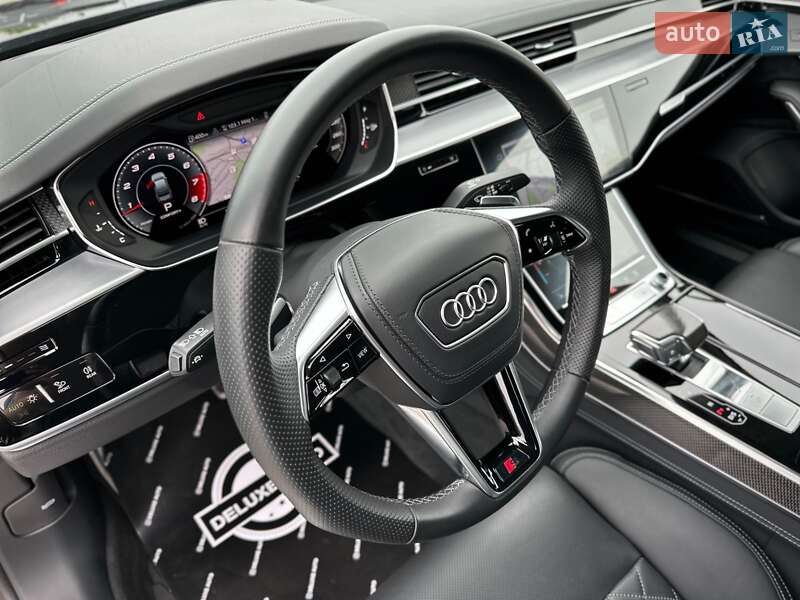 Седан Audi S8 2022 в Киеве