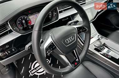 Седан Audi S8 2022 в 