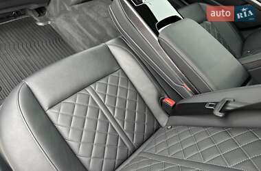 Седан Audi S8 2022 в 