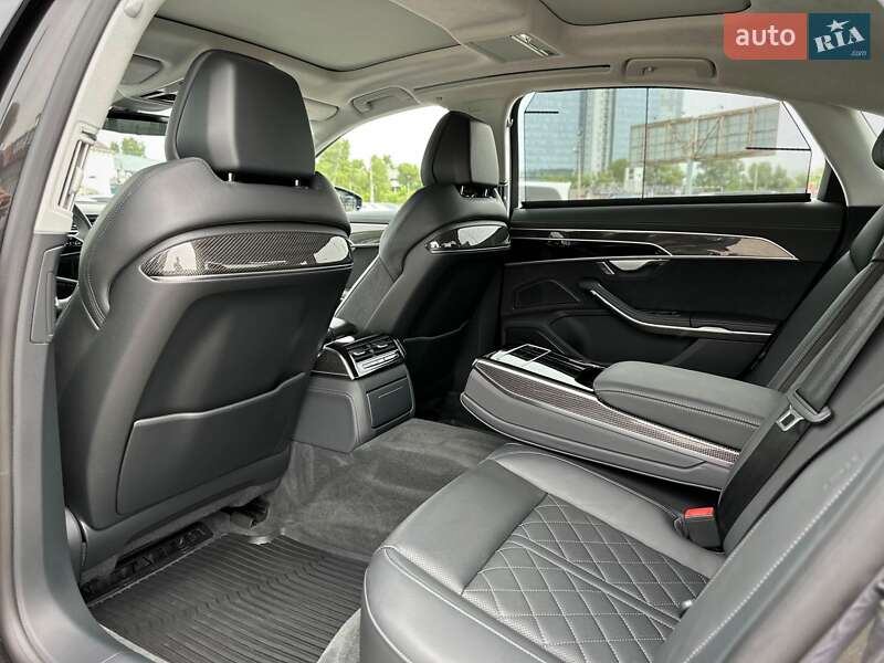 Седан Audi S8 2022 в Киеве