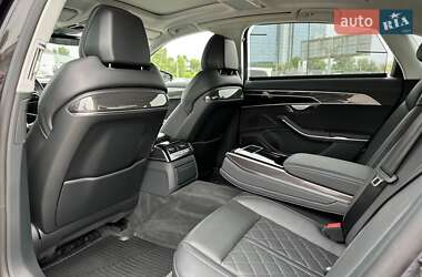 Седан Audi S8 2022 в 