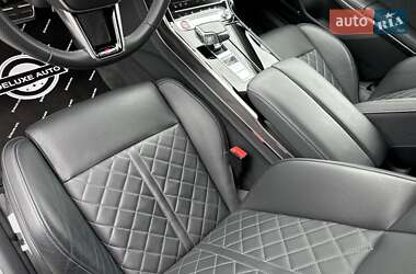Седан Audi S8 2022 в 