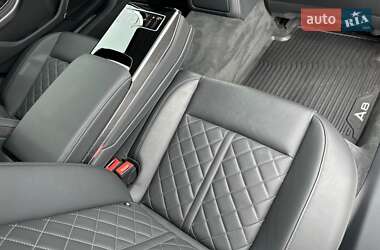 Седан Audi S8 2022 в 