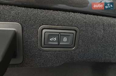 Седан Audi S8 2024 в 