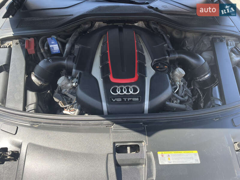 Седан Audi S8 2012 в Броварах