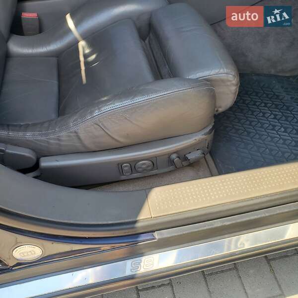 Седан Audi S8 1999 в Калуші