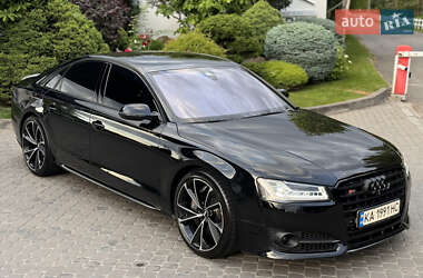 Седан Audi S8 2016 в 