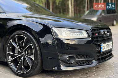 Седан Audi S8 2016 в 