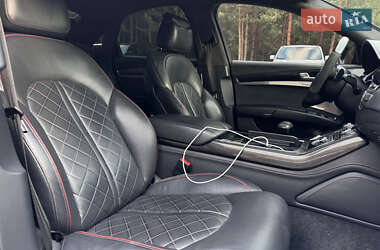 Седан Audi S8 2016 в 