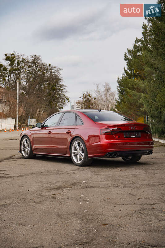 Седан Audi S8 2014 в Киеве