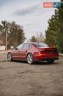 Седан Audi S8 2014 в 