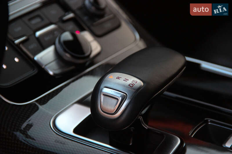 Седан Audi S8 2014 в Одессе
