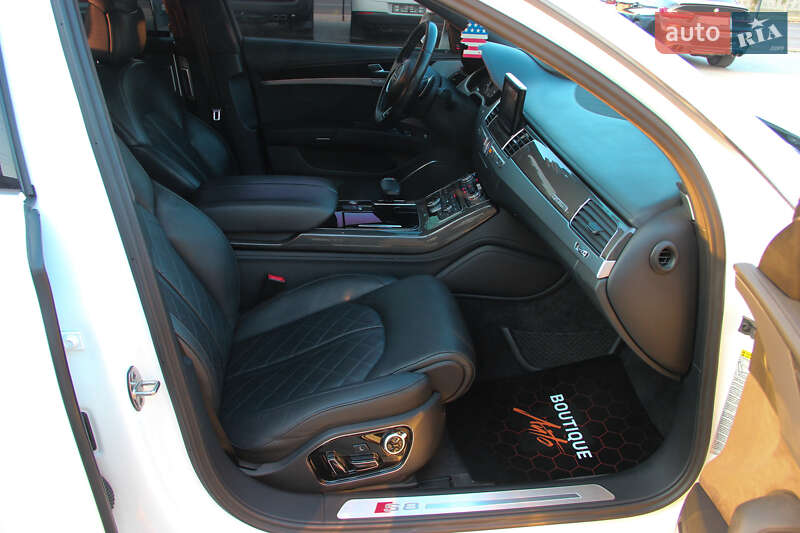 Седан Audi S8 2014 в Одессе