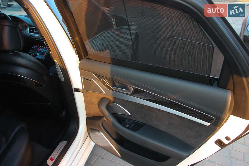 Седан Audi S8 2014 в Одессе