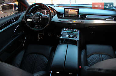 Седан Audi S8 2014 в 