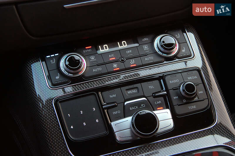 Седан Audi S8 2014 в Одессе