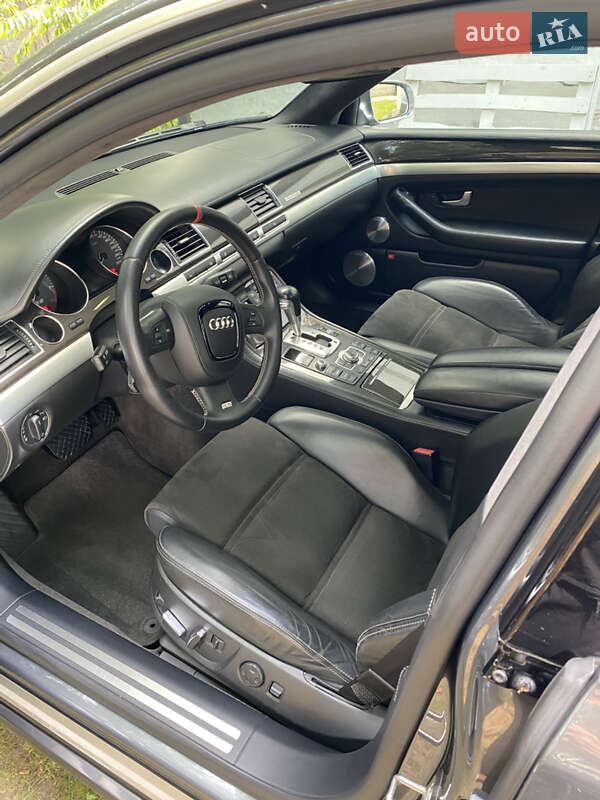 Седан Audi S8 2007 в Лубнах