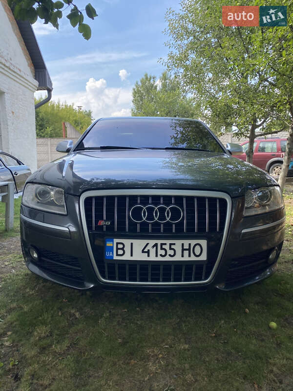 Седан Audi S8 2007 в Лубнах
