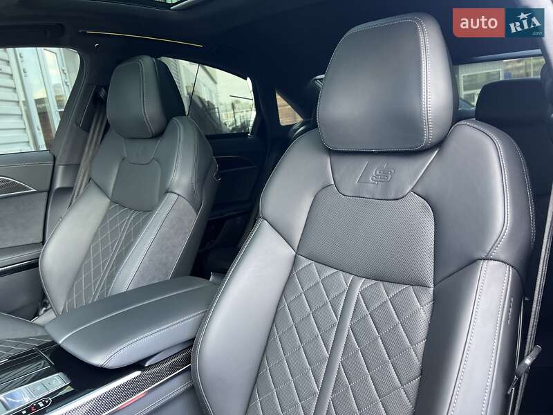 Седан Audi S8 2022 в Києві