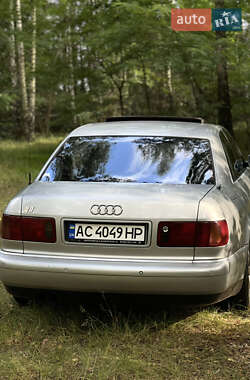 Седан Audi S8 1998 в 