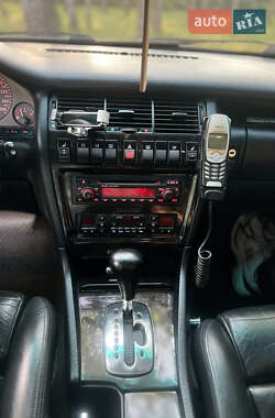 Седан Audi S8 1998 в 