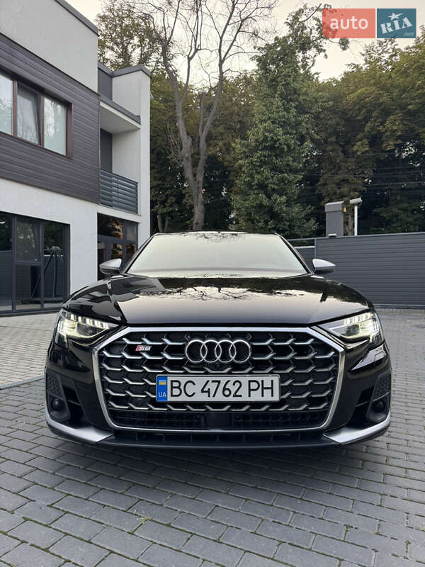 Седан Audi S8 2022 в Виннице