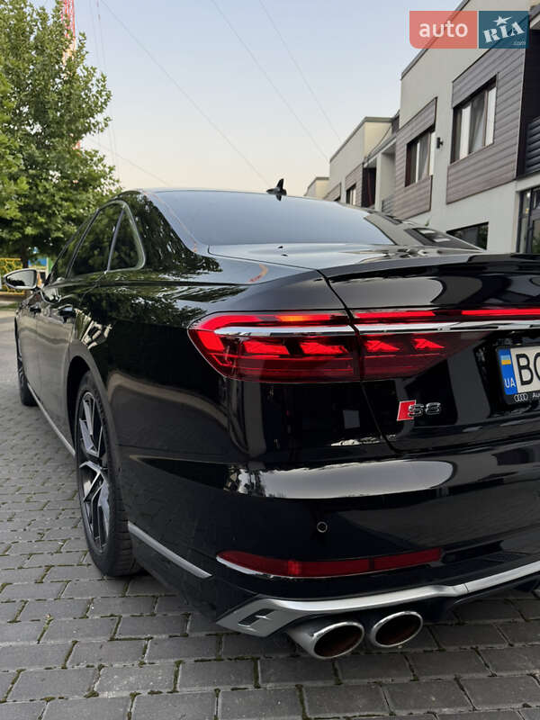 Седан Audi S8 2022 в Виннице