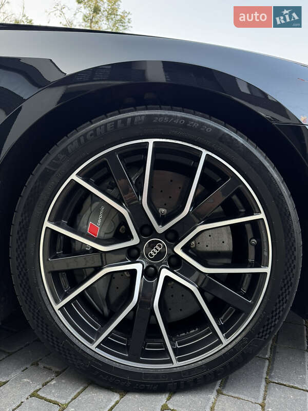 Седан Audi S8 2022 в Виннице