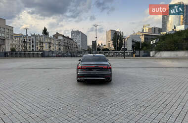 Седан Audi S8 2024 в 