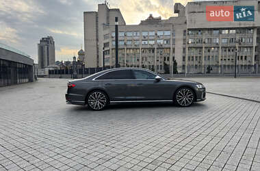 Седан Audi S8 2024 в 