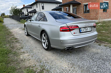 Седан Audi S8 2014 в 