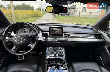 Седан Audi S8 2014 в 