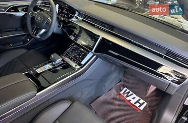 Седан Audi S8 2025 в 