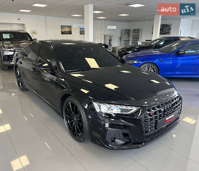 Audi S8 2025