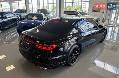 Седан Audi S8 2025 в 