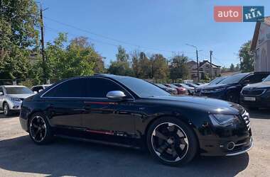 Седан Audi S8 2013 в 