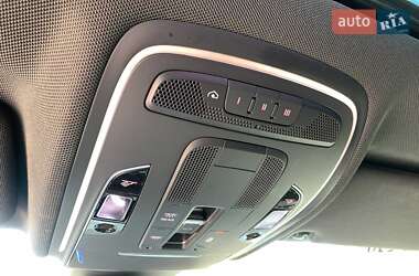 Седан Audi S8 2013 в 