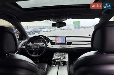 Седан Audi S8 2013 в 