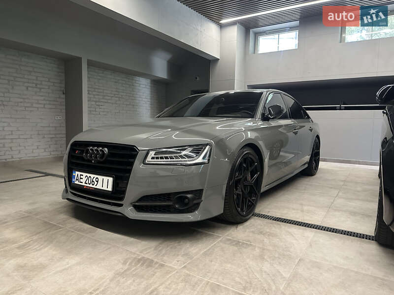 Седан Audi S8 2017 в Днепре