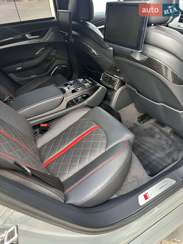 Седан Audi S8 2017 в Днепре