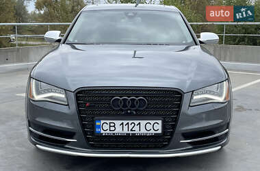 Седан Audi S8 2012 в 
