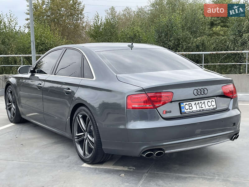 Седан Audi S8 2012 в Києві